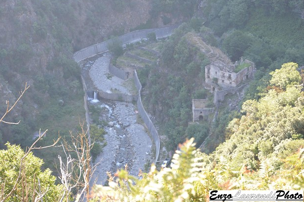 Bagnara Calabra, sentiero di Monte Cocuzzo, il palmento nei pressi del torrente Sfalassà