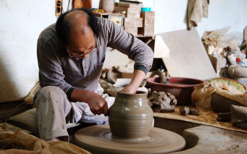 Le ceramiche di Seminara: “u monacu chi fui” e altre storie