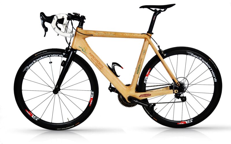 La bicicletta di legno costruita con il Castagno dell'Aspromonte